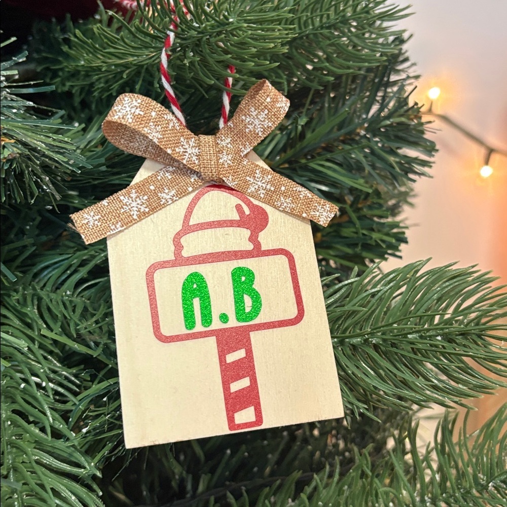 Handcrafted Holiday Ornaments✨ - Picture 3 of 8